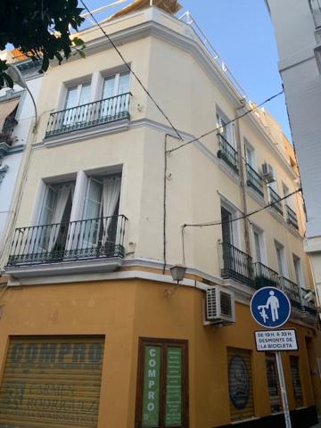 Stunning Attic With Private Terrace And Parking Optional Lejlighed Sevilla Eksteriør billede