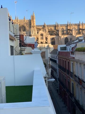 Stunning Attic With Private Terrace And Parking Optional Lejlighed Sevilla Eksteriør billede