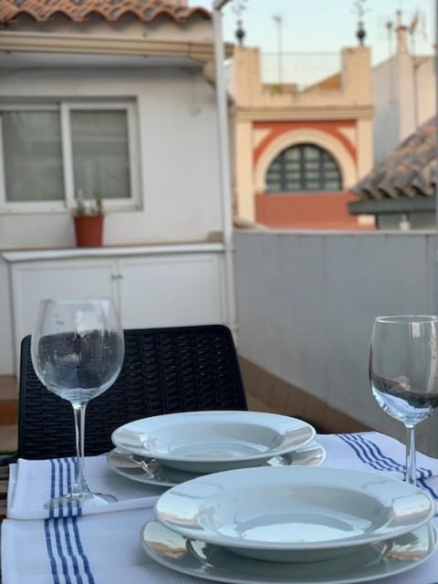 Stunning Attic With Private Terrace And Parking Optional Lejlighed Sevilla Eksteriør billede